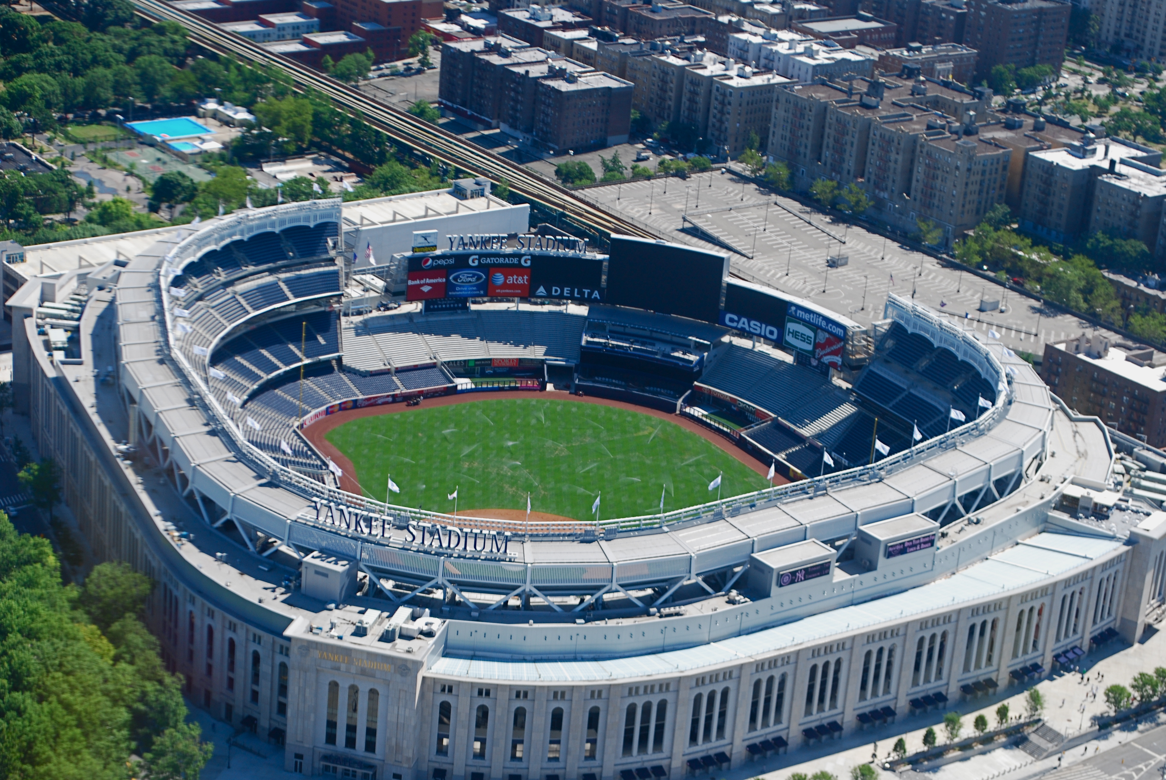 Yankee_Stadium_overhead_2010.jpg