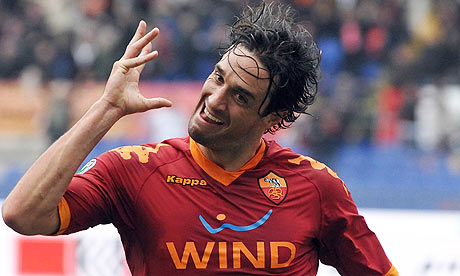 Luca-Toni-celebrates-001.jpg