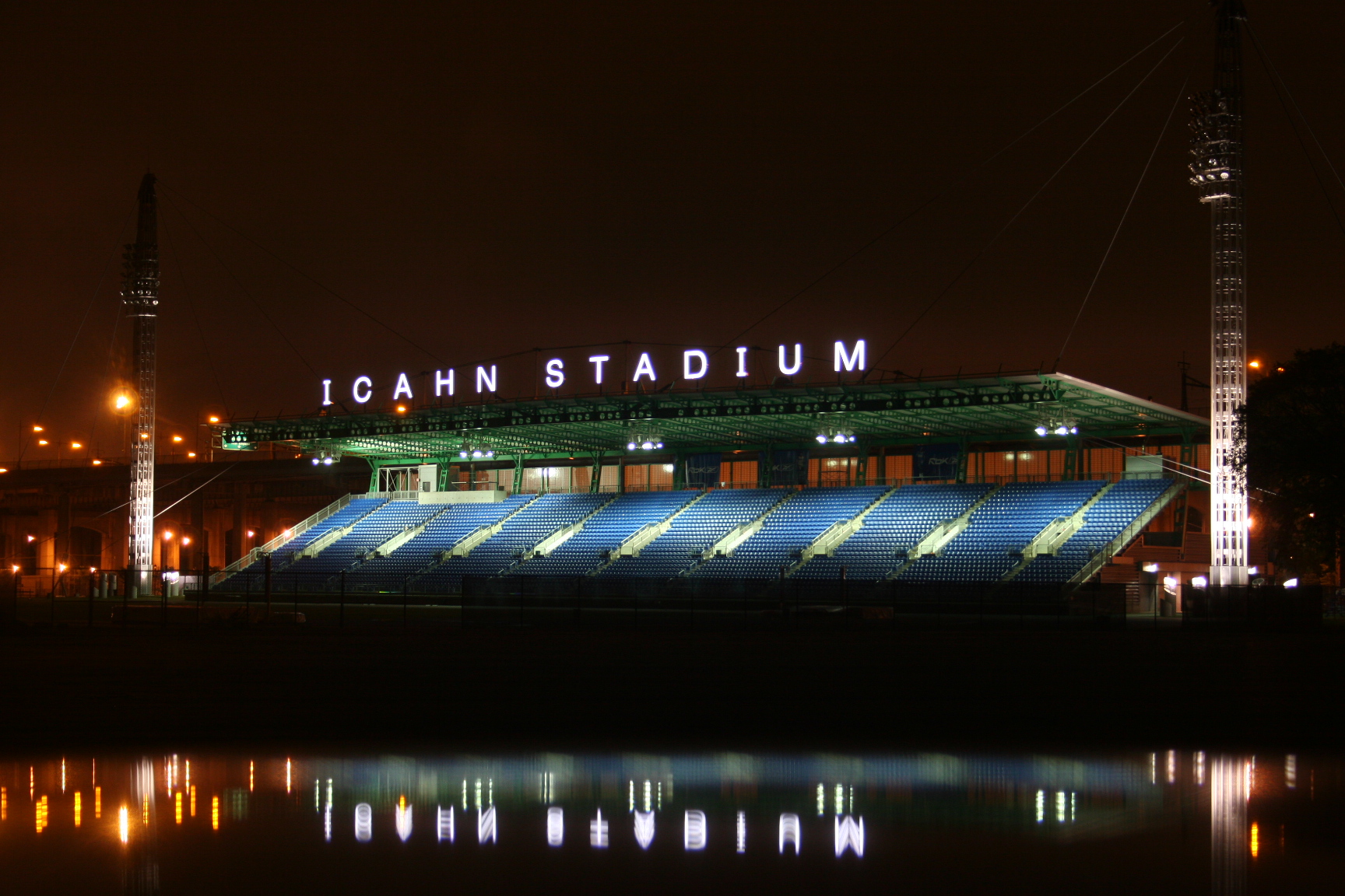 Icahnstadium1.JPG