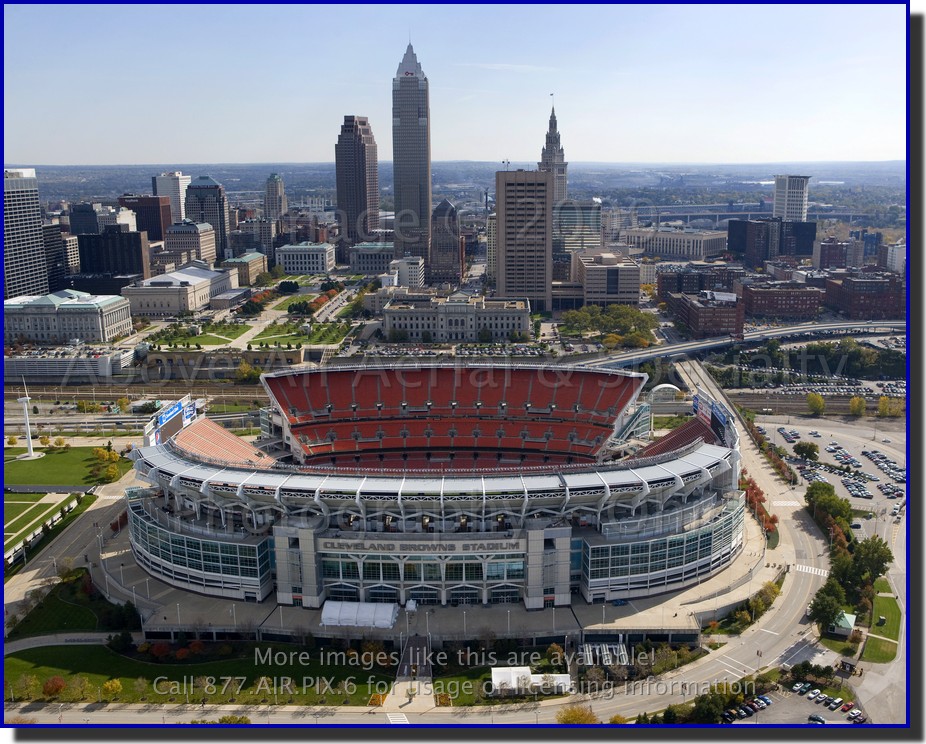 Cleveland_Browns_Stadium_aerial_photo.jpg