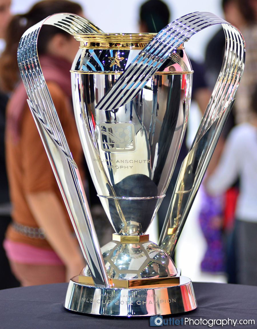 MLS-Cup-2012-Trophy.jpg